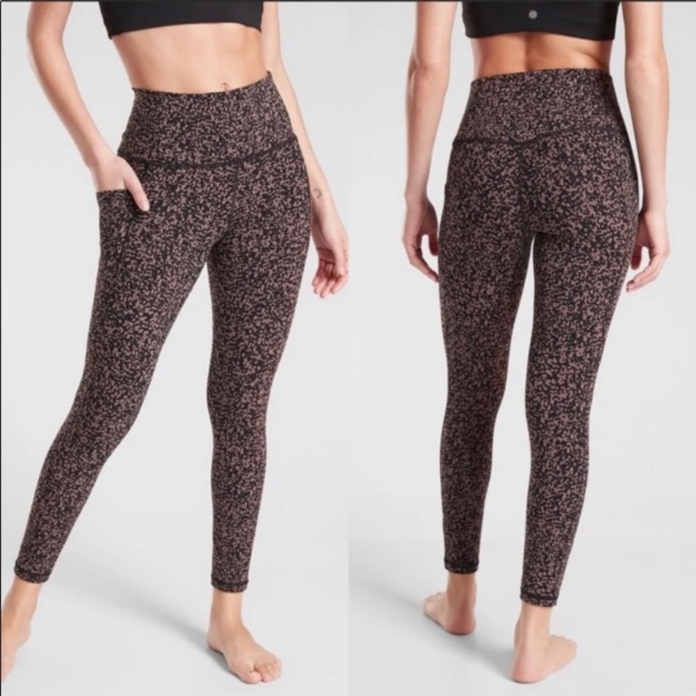 Athleta Salutation Stash Pocket 7/8